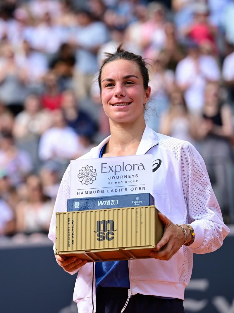 波黑后卫卡蒂奇的议员表姐:为国家队和他感到自豪,他付出了很多