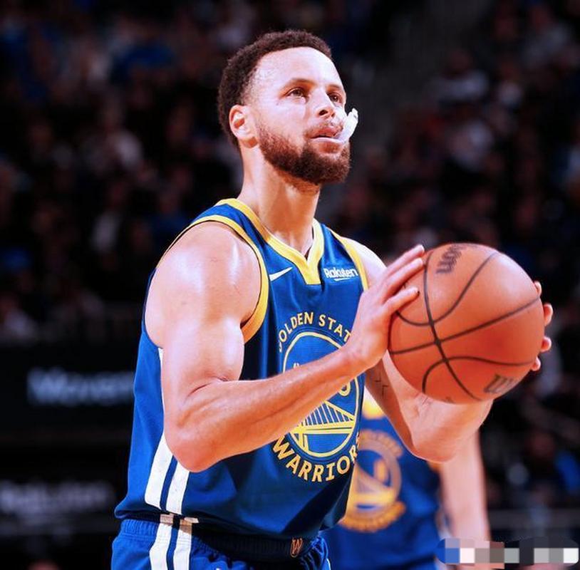 波杰：库里回归就能快速融入球队 想看对手如何应付库里波津挡拆