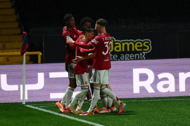 邮报:曼联小将莱西已永久升入一线队 未知下周能否为U21踢关键战