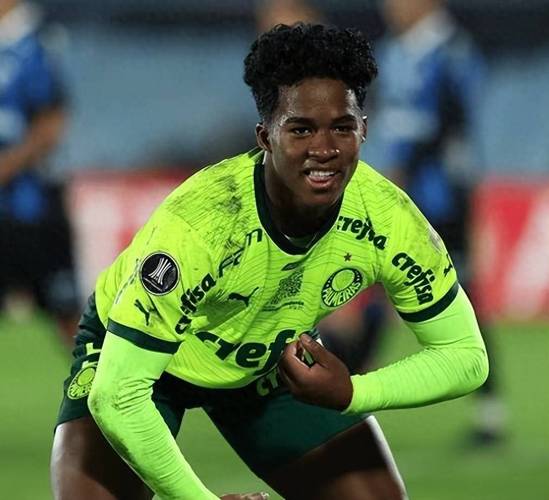 纪律严明!恩德里克造点后想自己主罚,被安切洛蒂要求让给伊戈尔