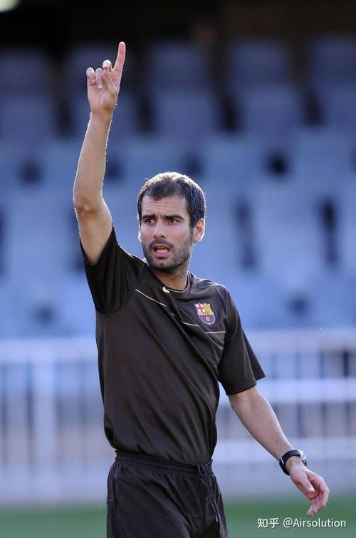 切赫:打鼓教会我如何用不同的方式使用四肢,未来想执教一支球队