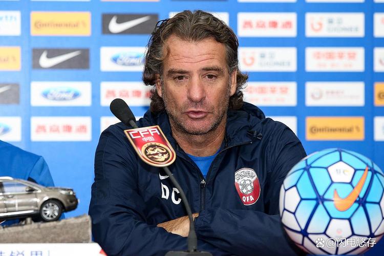 3战全胜!官方:科莫主帅法布雷加斯当选意甲3月最佳主帅