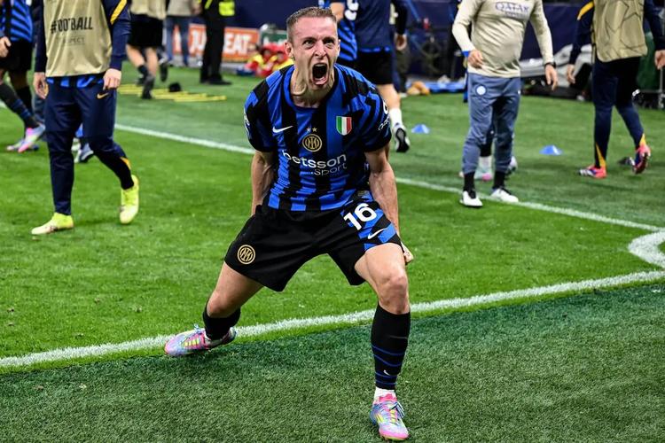 意天空:莱奥已康复 可以出战那不勒斯,他完成了全部合练