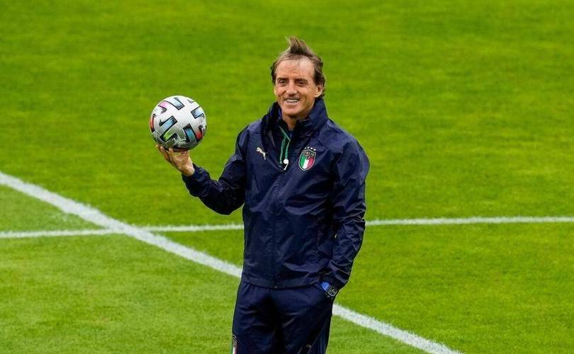 里维拉反对曼奇尼执教意大利:他逃往沙特的那一刻等于做出了决定