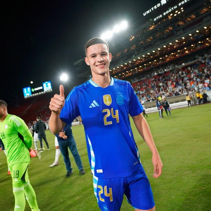 同名！博主：越南U17队公布集训名单，谢霆锋首次入选