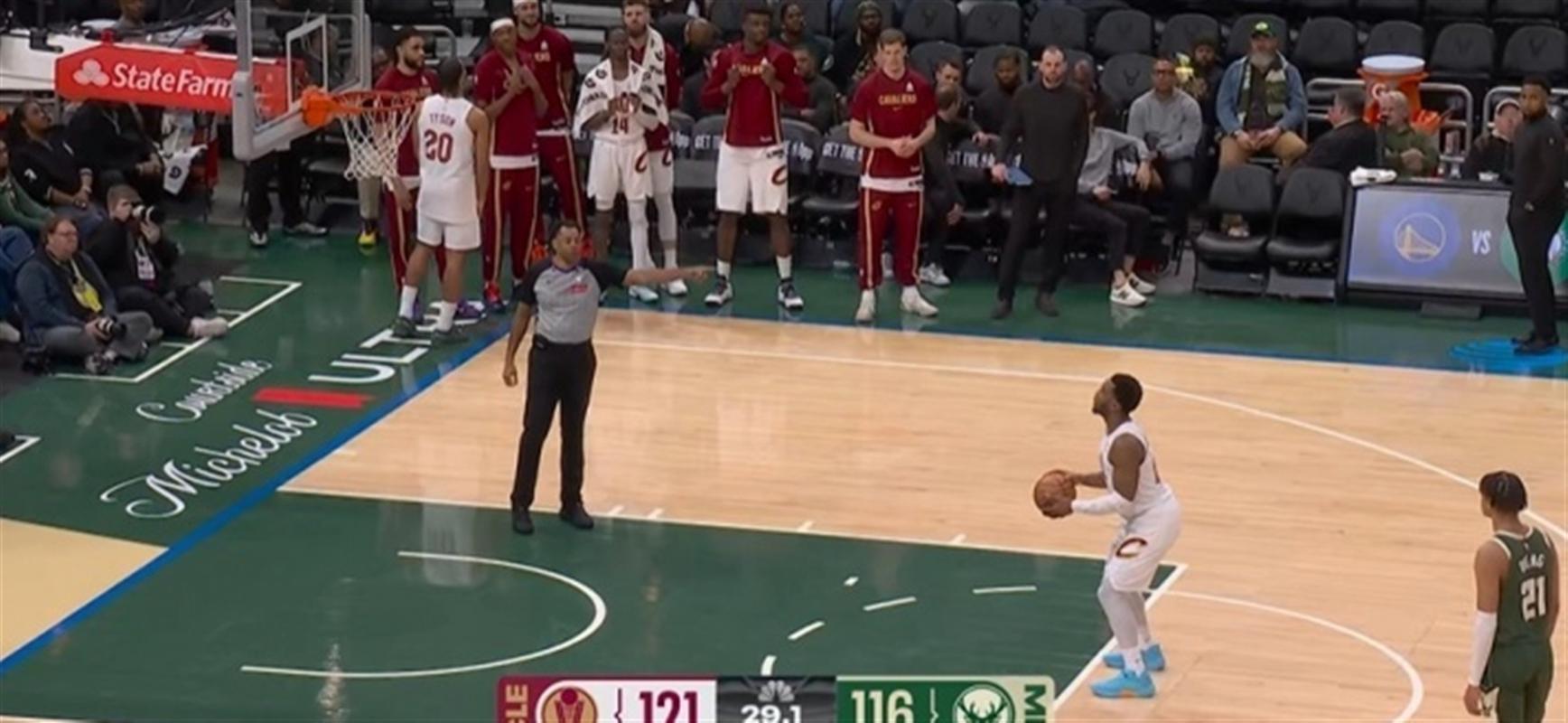 昨日卢和奥特皆被吹赛季首个技犯 所有主帅中仅里弗斯没吃过T