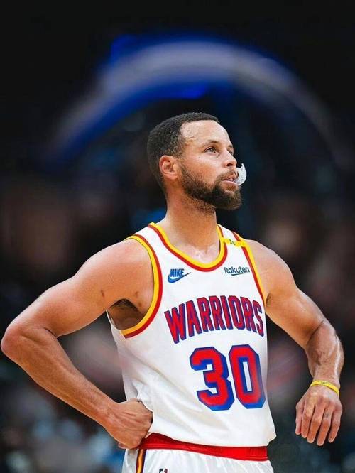 Shams：库里预计将在4月6日对阵火箭的比赛中复出