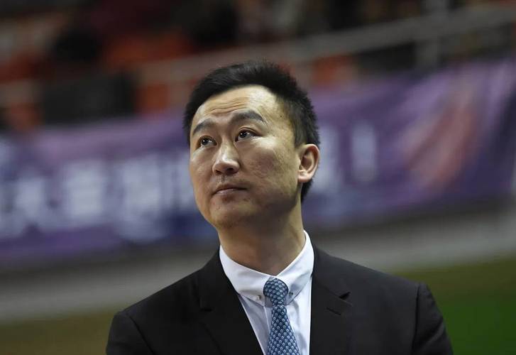 刘维伟:希望在篮球场上大家都相互尊重 但今天有些人不值得尊重