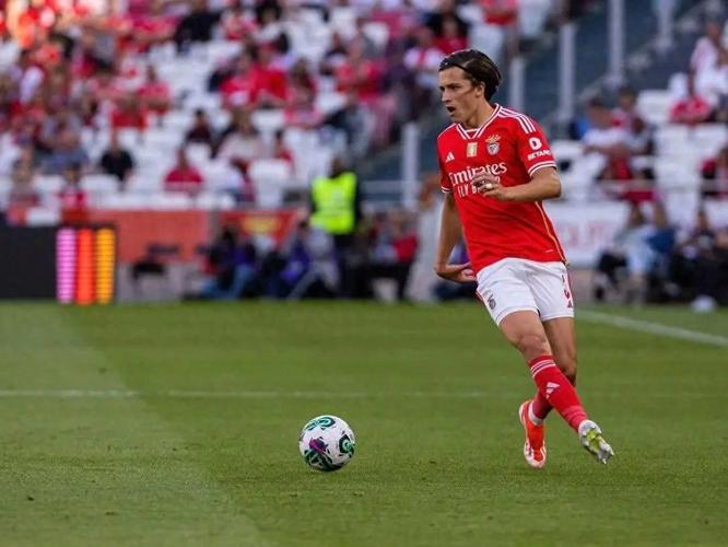 马卡：卡雷拉斯与弗兰·加西亚恢复健康，皇马三名左后卫竞争首发