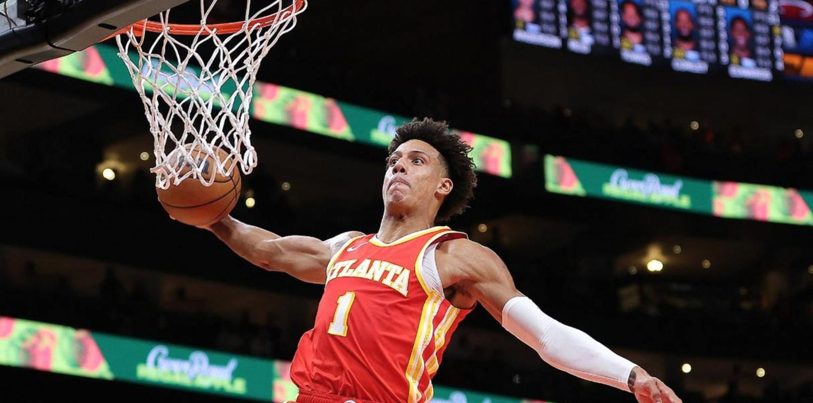 鹰王也很轻松！杰伦·约翰逊半场7中4&4罚全中拿到13分7板3助