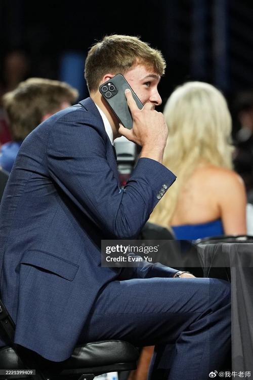 历史最年轻50分先生！独行侠官方晒弗拉格隔扣班凯罗：毫无争议