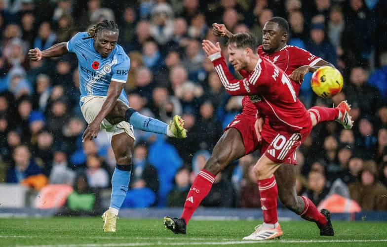 热刺旧将迪福执教首秀收获3-3惊险平局，彭南特侄子打入绝平球