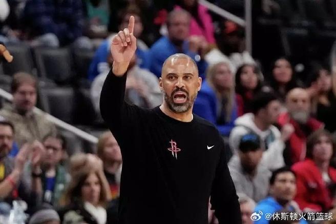 乌度卡:多传一次就能出大空位机会 我们的队员都在阅读对方防守