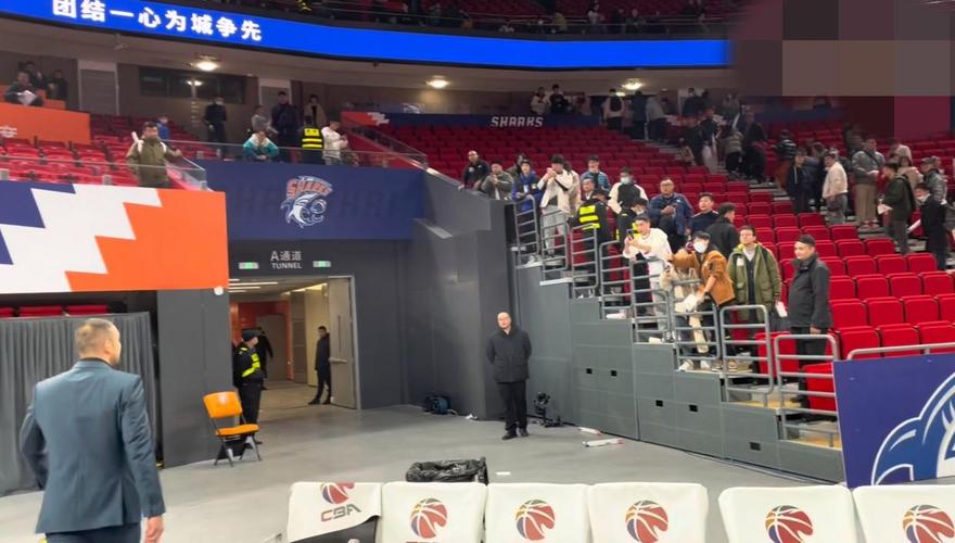 同曦官方：相关手续还在审核 J.Cole无法出战今晚对阵江苏的比赛