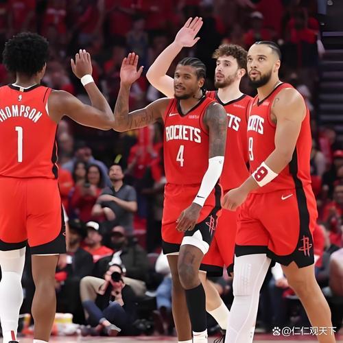 A·史密斯:湖人留在第3打狼队太难了 不如掉到第4打没控卫的火箭