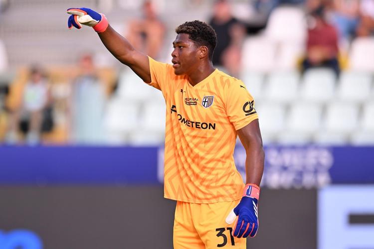 铃木彩艳:我的梦想是成为世界上最好的门将 世界杯也是目标之一