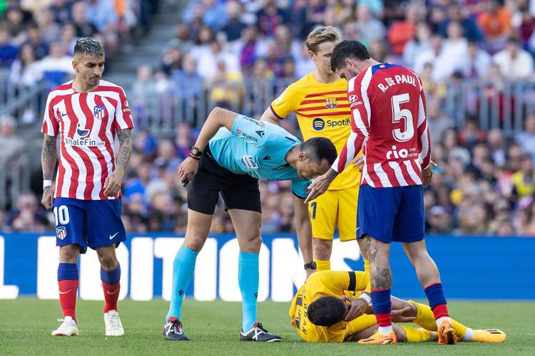 马竞vs巴萨主裁费雷尔西甲看过18次VAR,每次都改变最初判罚