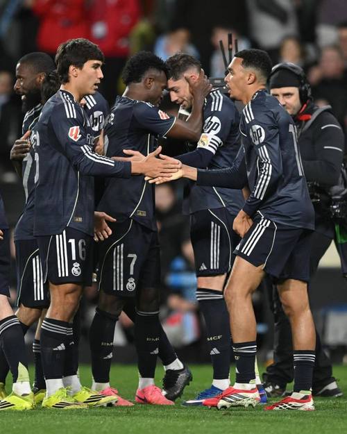 引流来了!巴尔韦德妻子删除争议社媒,借此机会宣传她的采访节目