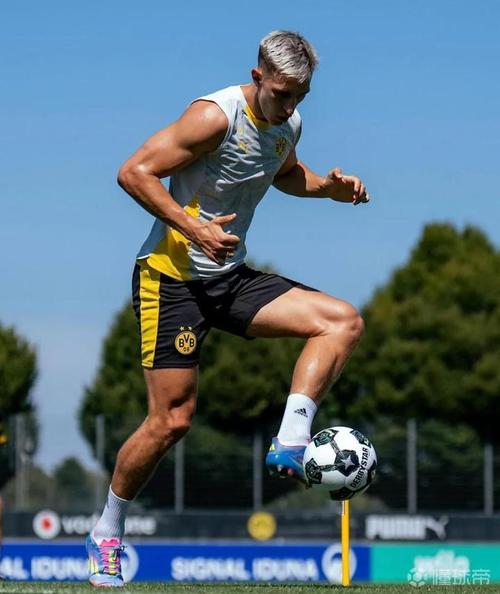 施洛特贝克：本周会继续与多特对话，我决定未来应该用不了太久