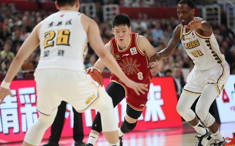 锁了!广东男篮和深圳男篮昨晚赢球后均已锁定季后赛席位