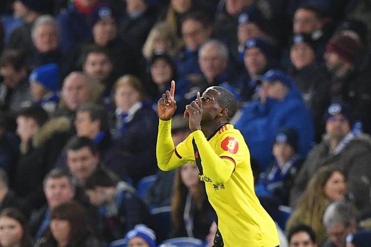 超级乌龙!美职联后卫朝自家禁区解围,斯特芬没能停下致乌龙