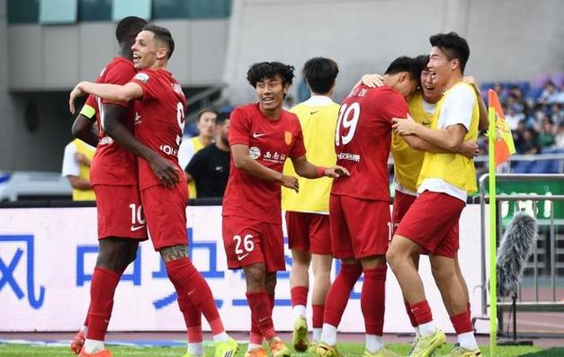 热议铜梁龙1-0浙江：铜梁龙要逆天；米特里策非得抓人头发 还两次