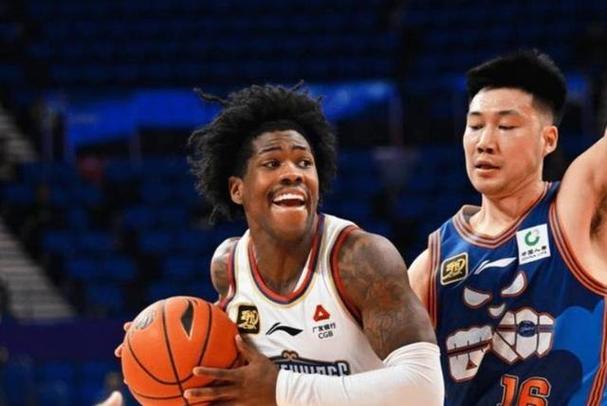 媒体人:肯德里克·戴维斯的优先续约权买断费用标价不低