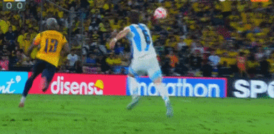 小西蒙尼:不知道马丁是否该染红,但他的动作可能导致球员受伤