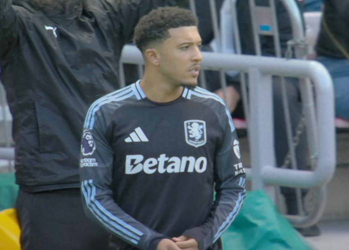 太阳报:曼联今夏将有8位一线队球员离队,目标套现1亿镑