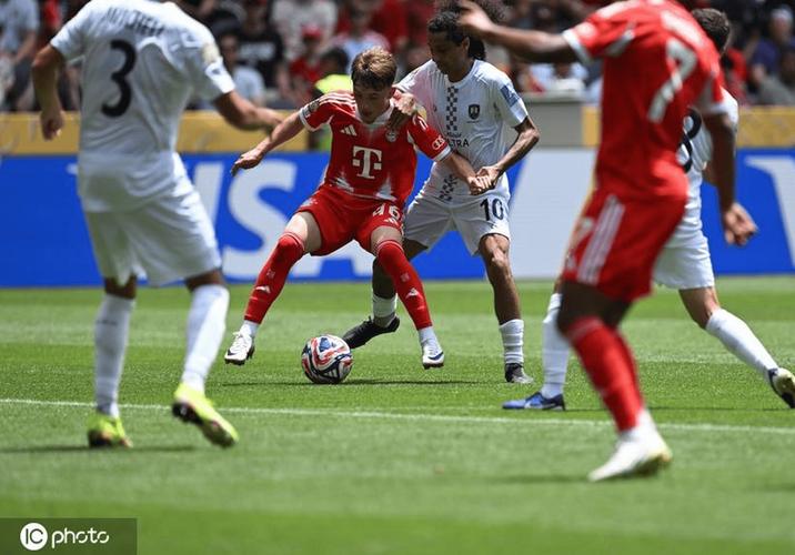 读秒绝杀！拜仁小将卡尔社媒晒脱衣庆祝照：重大的胜利