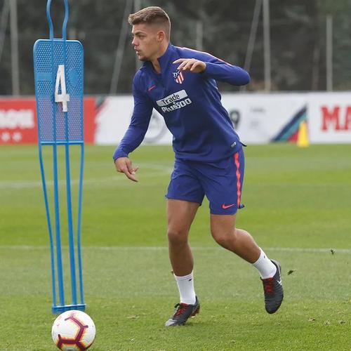 马卡:马竞后卫吉梅内斯比目鱼肌不适,能否出战欧冠首回合存疑