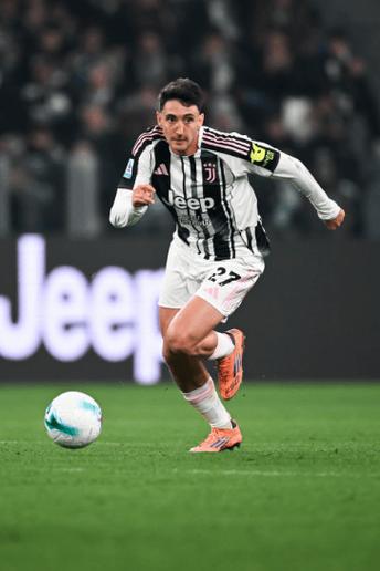 身价3000万欧，记者：巴萨非常希望能够引进尤文后卫坎比亚索