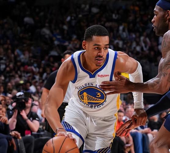 科尔:贝西很有运动天赋&弹跳出色 我们会让他短时间上场