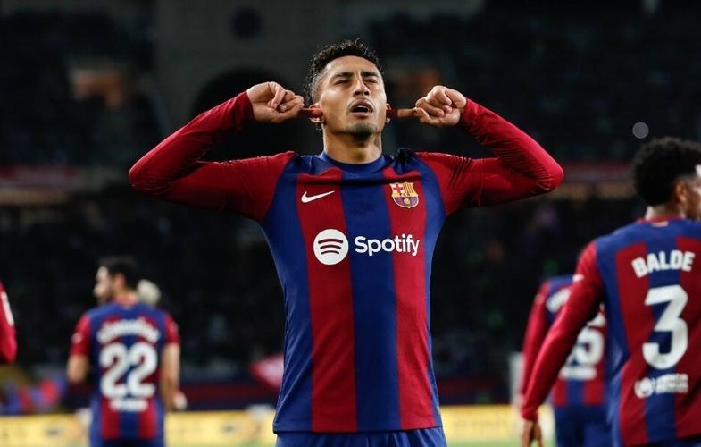 每体:拉菲尼亚缺席+莱万需轮换,亚马尔肩负起了更重的责任