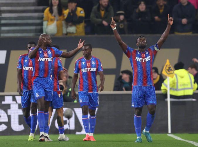 大帝VS外星人！恩比德此前两战文班保持全胜 前者擅攻后者能防