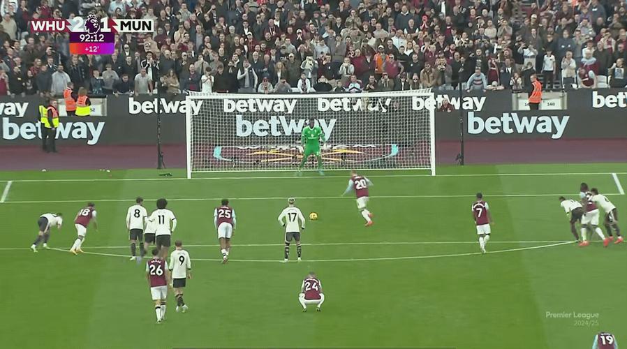 卢卡斯·佩里:我们此前研究过对手的点球习惯,特别是鲍文的点球