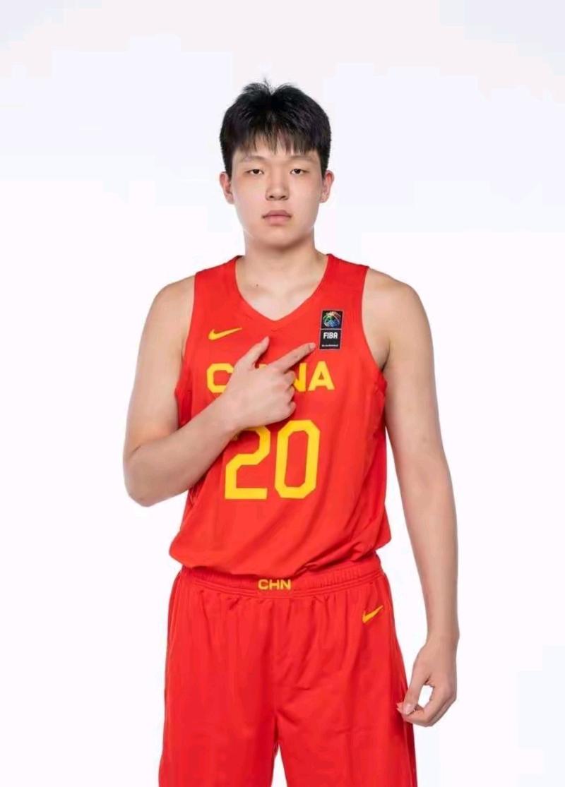 周琦曾坦言:球员们其实没啥文化 有钱被骗去投资&有人亏大几百万