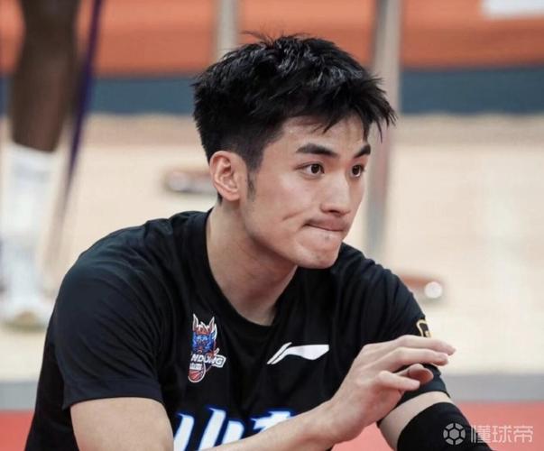 鲁媒:于德豪训练中不慎将膝关节扭伤 将缺席今晚对阵广东的比赛