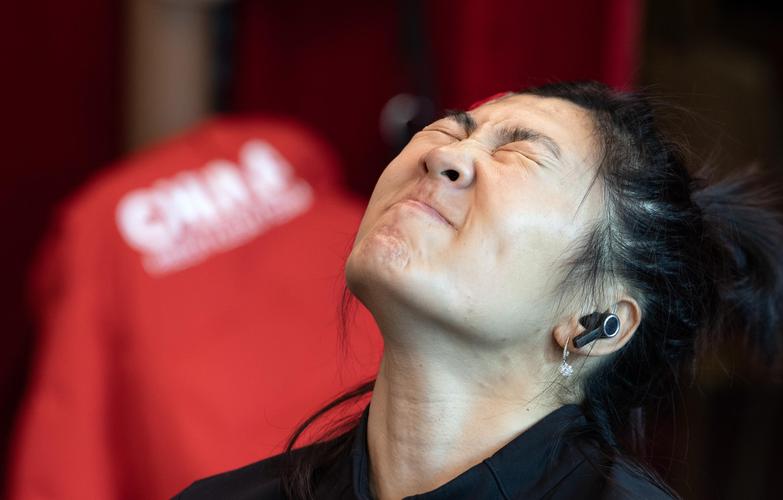 李璇：米特里策昨晚就跟队友、教练道歉反思，态度还是很端正的