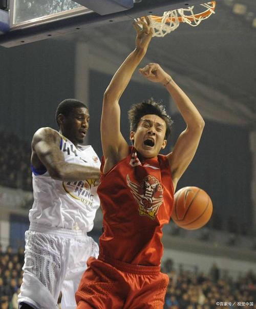 所罗门：必须提升篮板球水平 限制对手出手次数&抓住反击机会