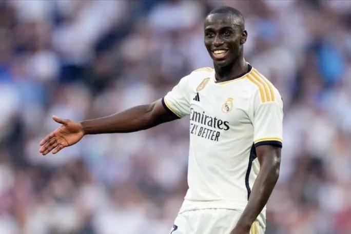 记者：门迪参加皇马今日合练，预计能赶上对阵拜仁次回合