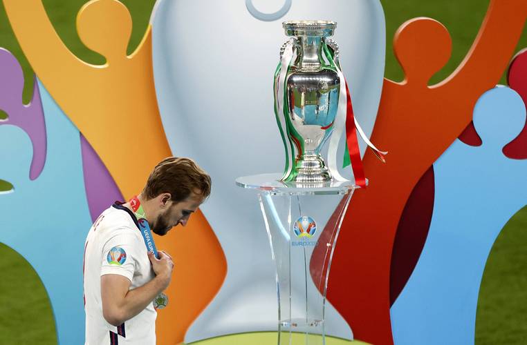 苦!过去两周的卡拉菲奥里:联赛杯失冠→无缘世界杯→足总杯出局