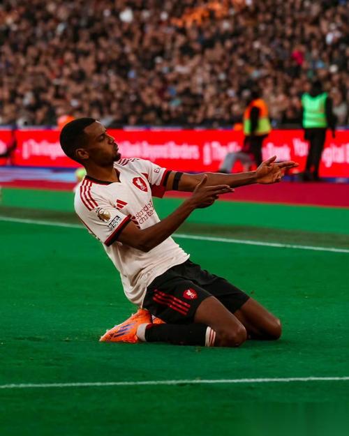 谢泼德本赛季首发时15胜4负 场均15.4分5.2助2.2断1帽 正负值+13