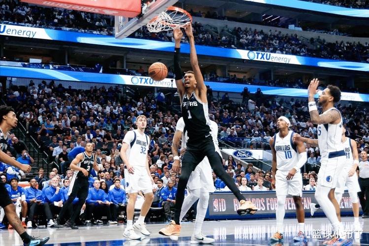 邓肯和上将都没做到过!文班连续三场砍30+15篮板 队史首位
