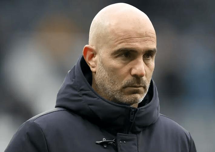 记者:恩佐方面认为切尔西不会解除处罚,球员对出战曼城感到悲观