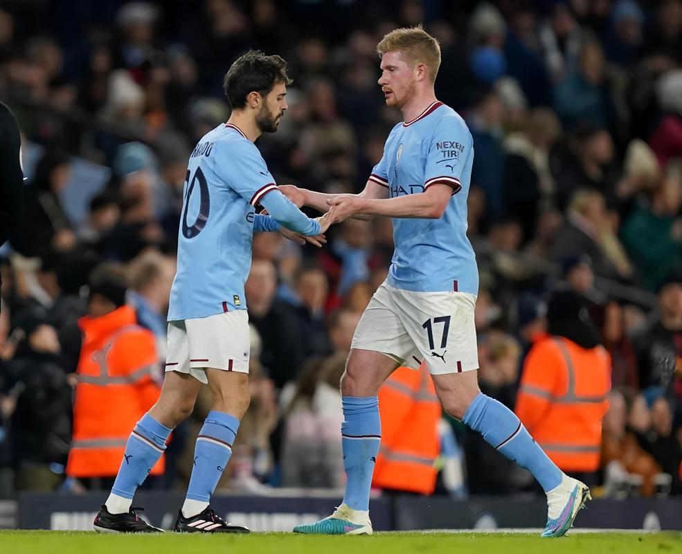 队友出头！记者：蓝军球员们要求解禁恩佐，认为他是对阵曼城关键