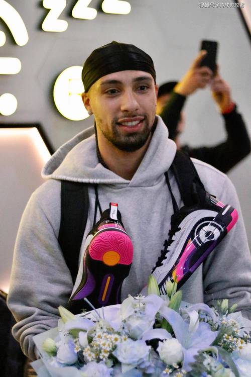 阿尔瓦拉多：我们能达到争冠水准 专注细节保持稳定充满信心就行