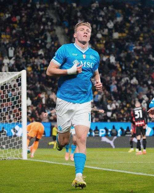 德佬称赞那不勒斯:我在洛杉矶看了场精彩比赛,孔蒂的换人太棒了