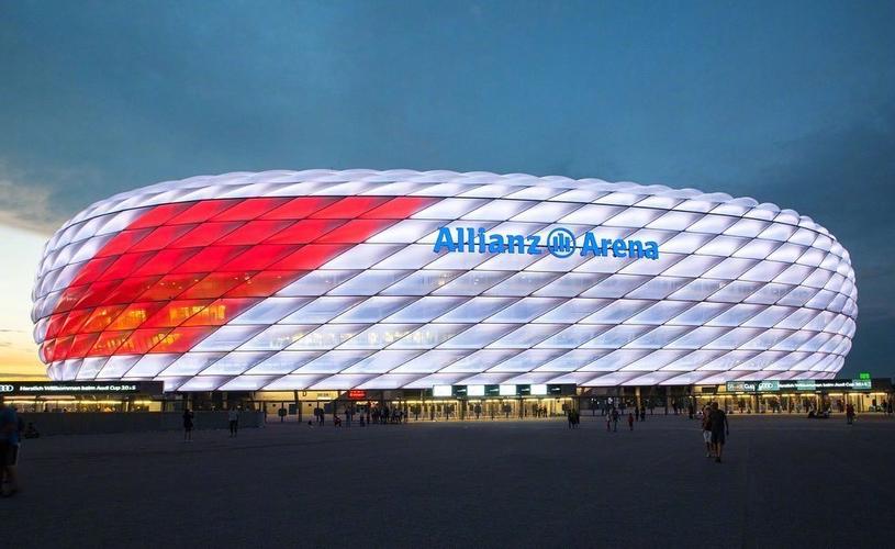 建筑师:安联球场是欧洲最佳足球场,非常具有震撼力