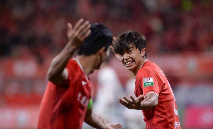 你头发还痛吗？李镇全调侃：用了护发素好点了